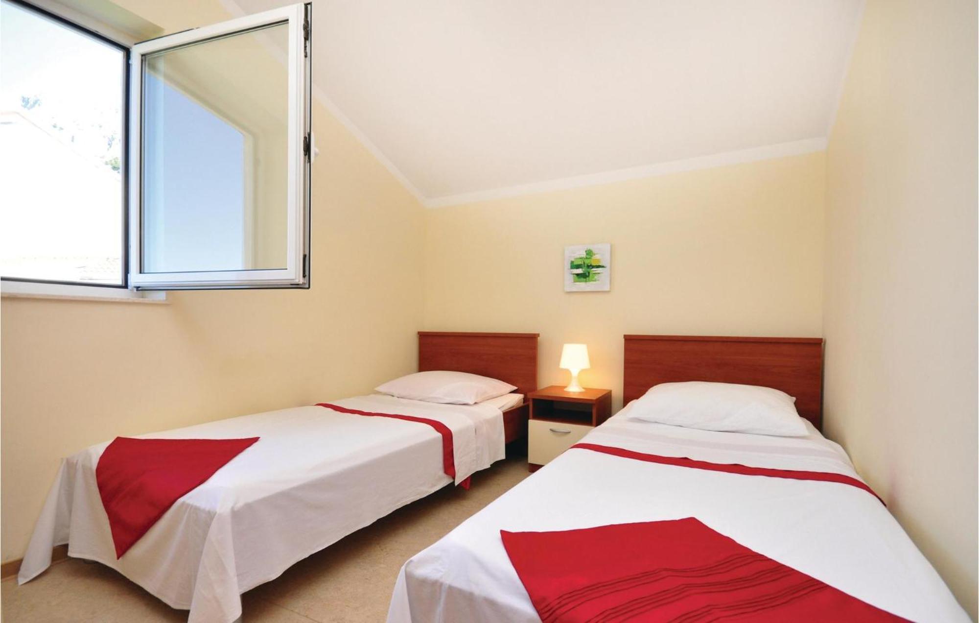 2 Bedroom Nice Apartment In Mimice Exterior photo